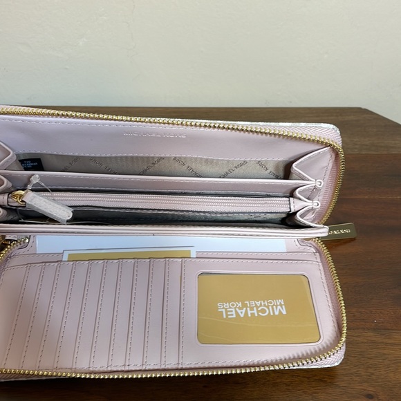 💕2pc Michael Kors Jet set tote bag and wallet - Picture 5 of 10